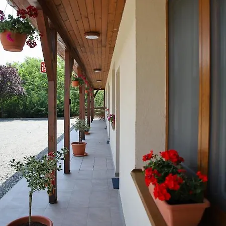 Tulip Garden Panzio Отель типа 