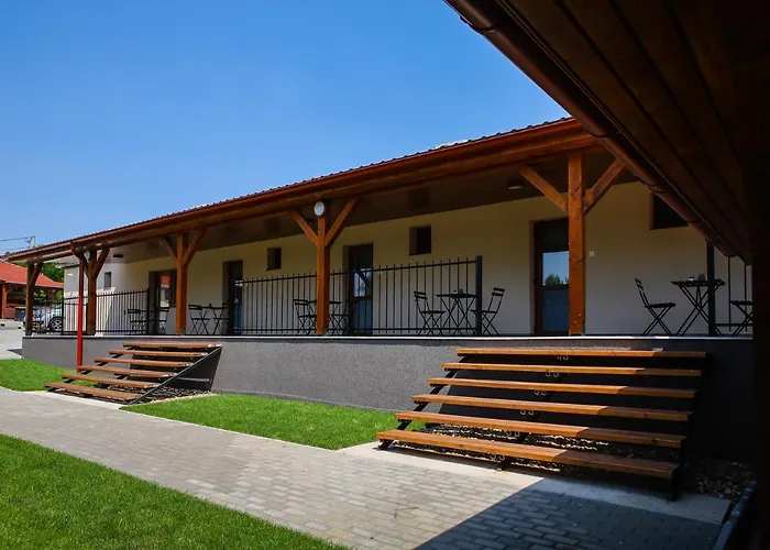 Alojamento de Acomodação e Pequeno-almoço Tulip Garden Panzió