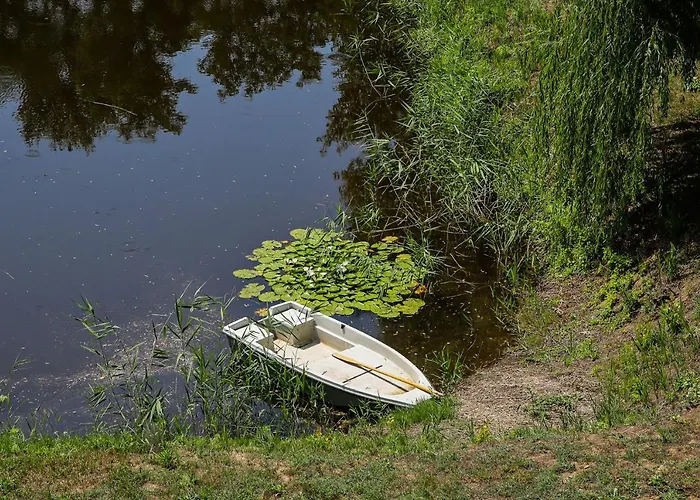 Tulip Garden Panzió Alojamento de Acomodação e Pequeno-almoço Kekcse